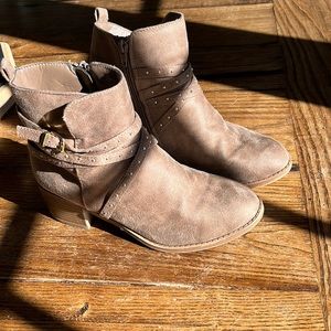 Justice heeled booties